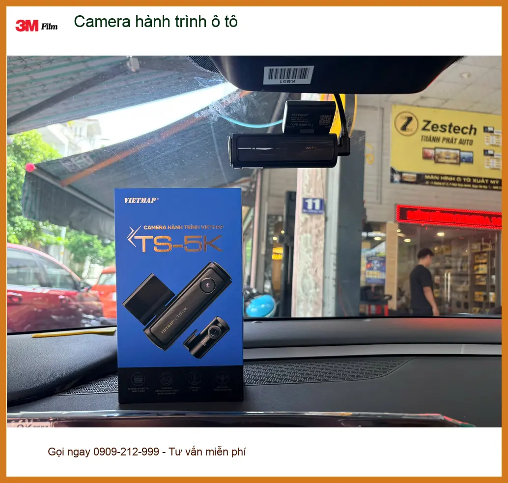 Chị Minh lắp Camera hành trình ô tô Mazda 3 ở Quận Tân Bình để ghi lại hành trình ảnh thực tế 2