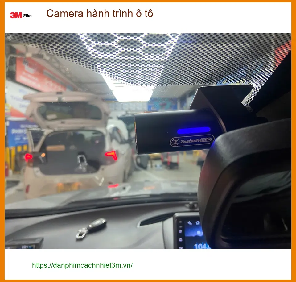 Chú Bách lắp Camera hành trình ô tô Hyundai Accent tại Quận 5 để quan sát giao thông ảnh thực tế 3