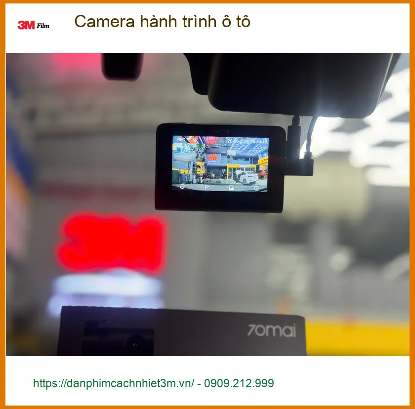 Anh Minh lắp Camera hành trình ô tô cho Hyundai Accent tại Quận 2