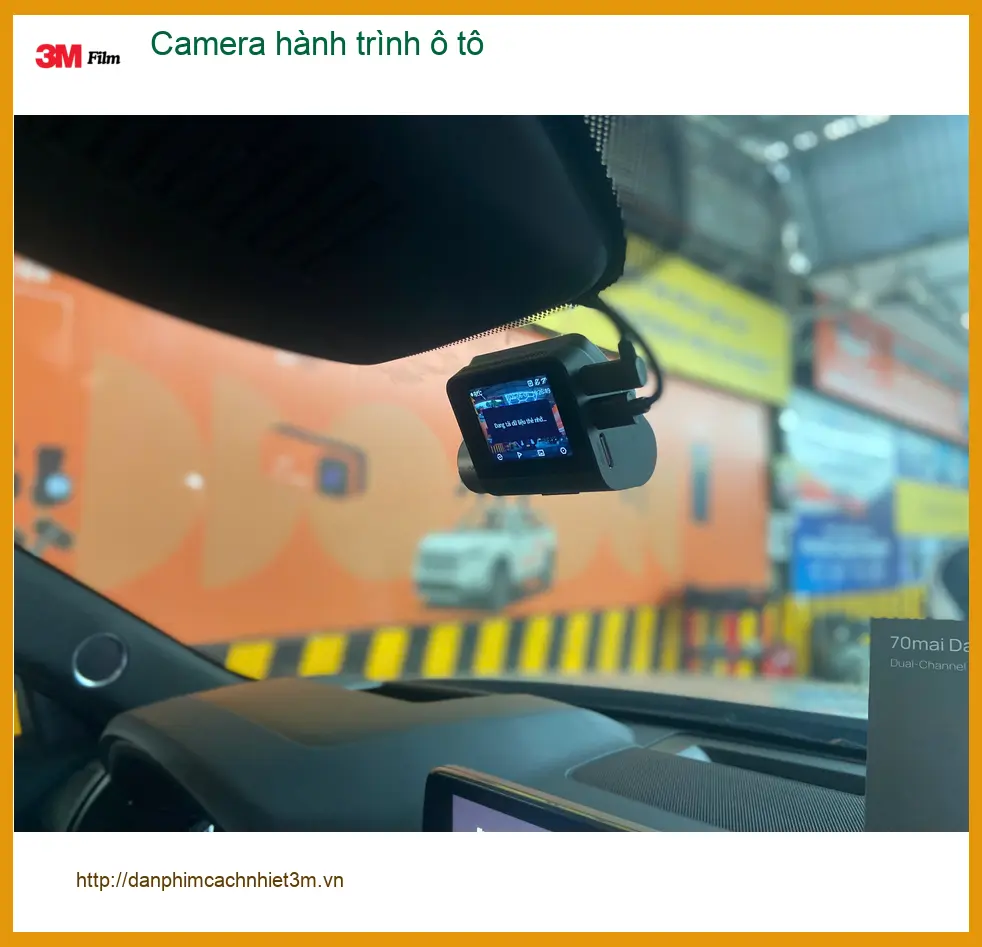 Chị Mai Hương lắp camera hành trình ô tô Hyundai Accent tại Quận Thủ Đức