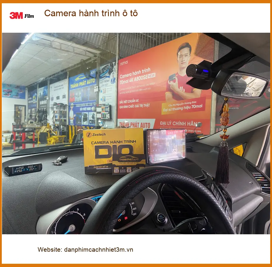 Chị Kim Anh lắp Camera hành trình ô tô cho Ford Everest ở Tân Bình ảnh thực tế 2