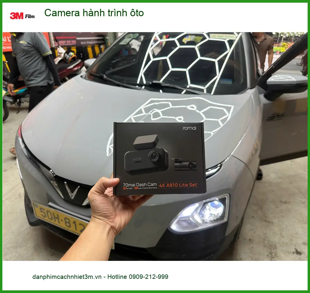 Anh Khải lắp Camera hành trình ôto cho VinFast Lux SA tại Quận Tân Phú để an tâm di chuyển