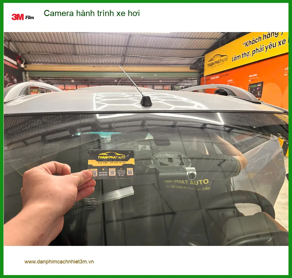 Anh Khải lắp Camera hành trình xe hơi cho Hyundai Elantra tại Quận 12.