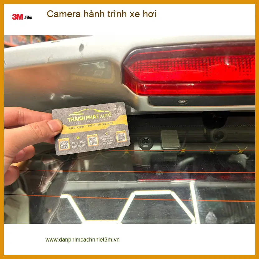 Anh Tuấn Kiệt gắn camera hành trình xe hơi cho Hyundai Accent ở Thủ Đức