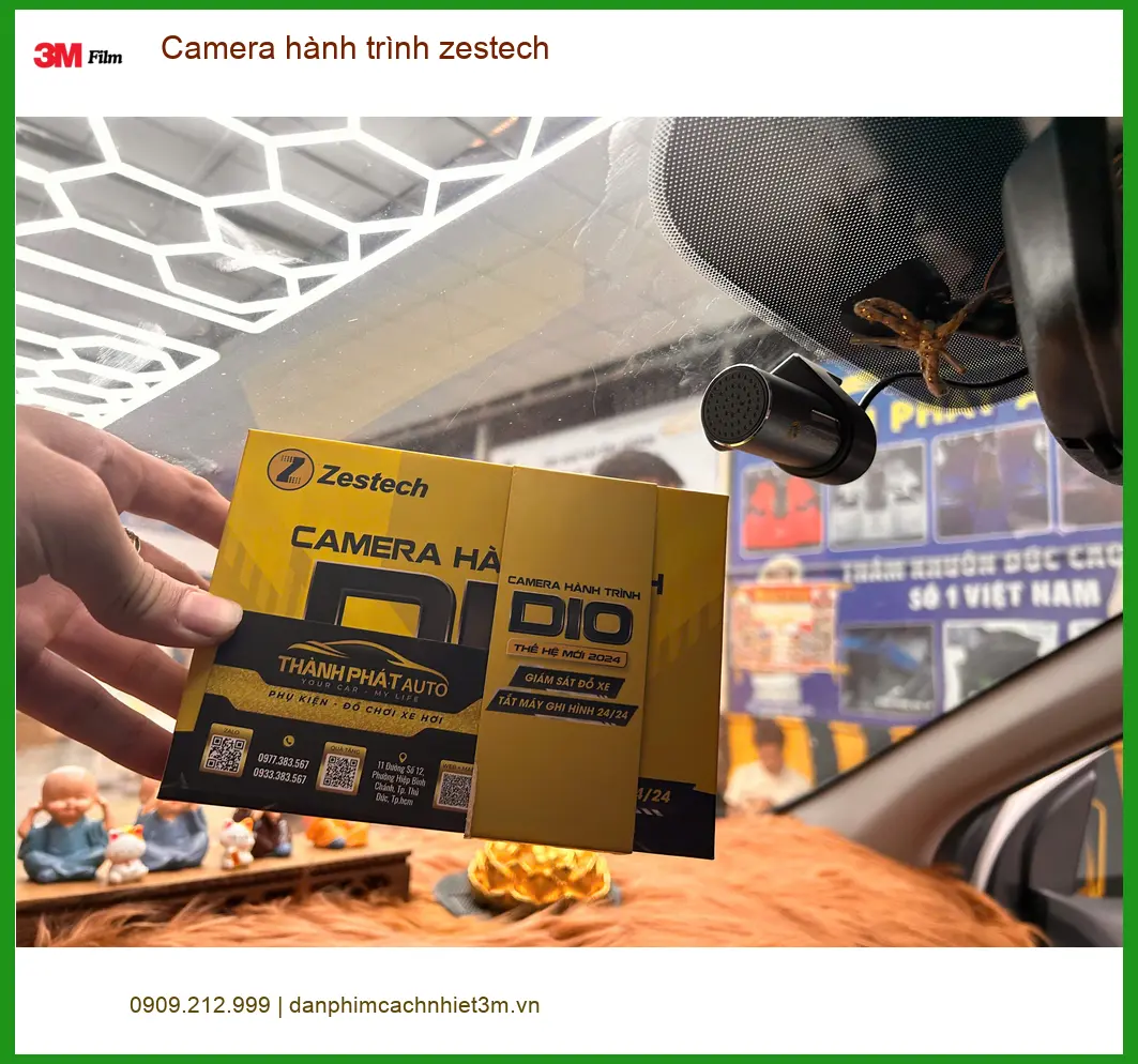 Anh Tấn lắp camera hành trình Zestech Honda CR-V Gò Vấp để ghi lại rõ nét