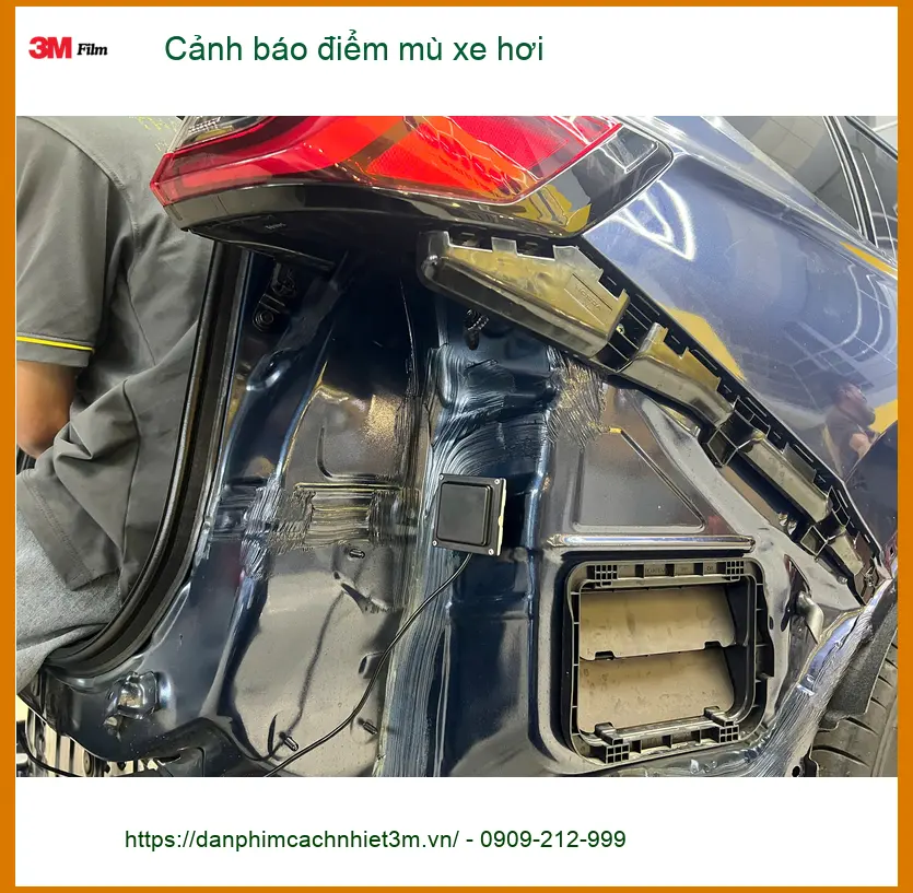 Anh Trường lắp cảnh báo điểm mù xe Honda City tại Quận 4 để tránh va chạm