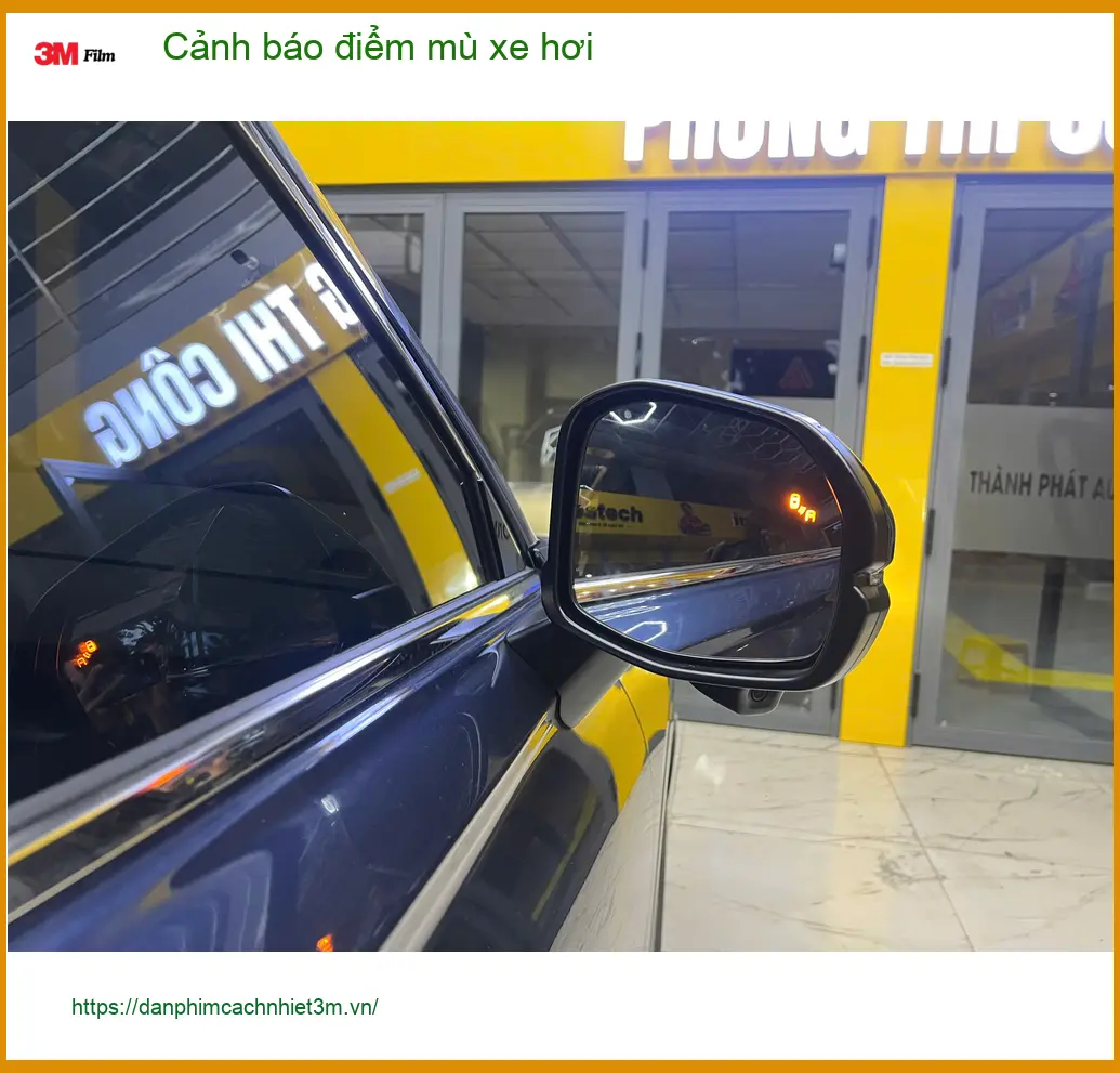 Anh Kiên lắp cảnh báo điểm mù cho Honda HR-V tại Quận 5 để tránh va chạm bất ngờ