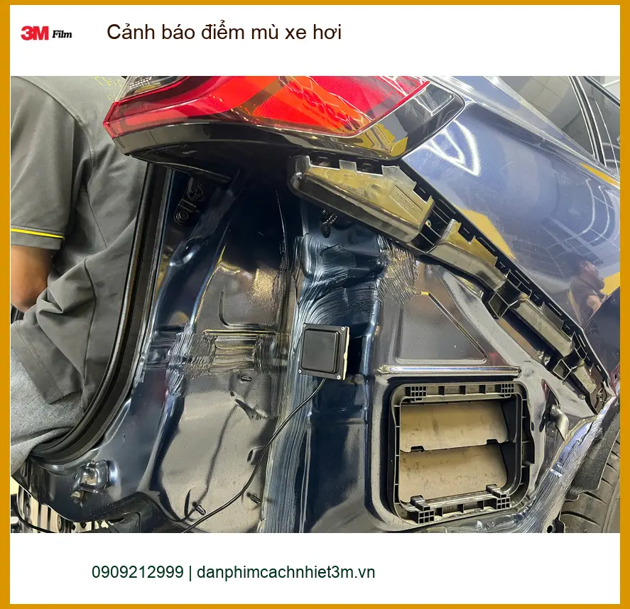 Anh Quang lắp cảnh báo điểm mù cho Hyundai Elantra tại Thủ Đức để tránh va chạm