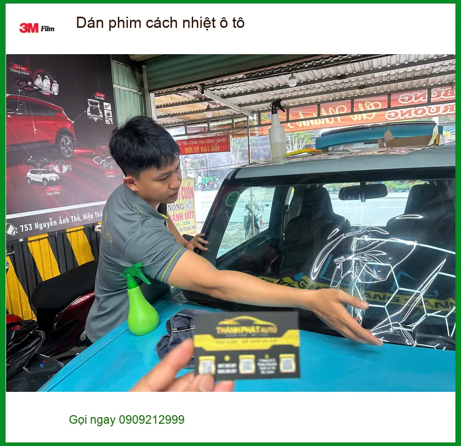 Anh Kiên dán phim cách nhiệt ô tô cho Honda CRV tại Quận 4 để xe mát hơn