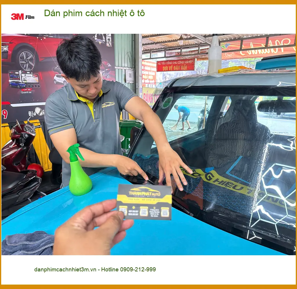 Chị Thoa dán phim cách nhiệt ô tô cho Toyota Vios tại Quận 9 để giảm nóng mùa hè oi bức ảnh thực tế 4