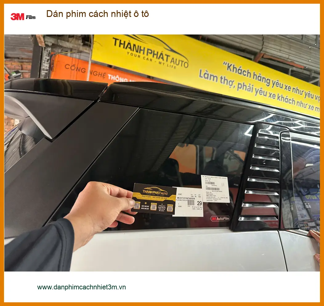 Bác Cường dán phim cách nhiệt ô tô Toyota Veloz tại Thủ Đức vì nắng gắt quá ảnh thực tế 4
