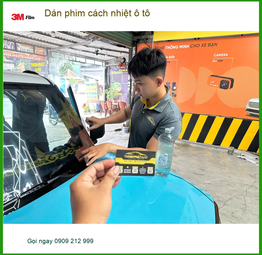 Anh Khánh dán phim cách nhiệt ô tô cho Honda Civic Quận 1 trước mùa nắng gay gắt ảnh thực tế 2