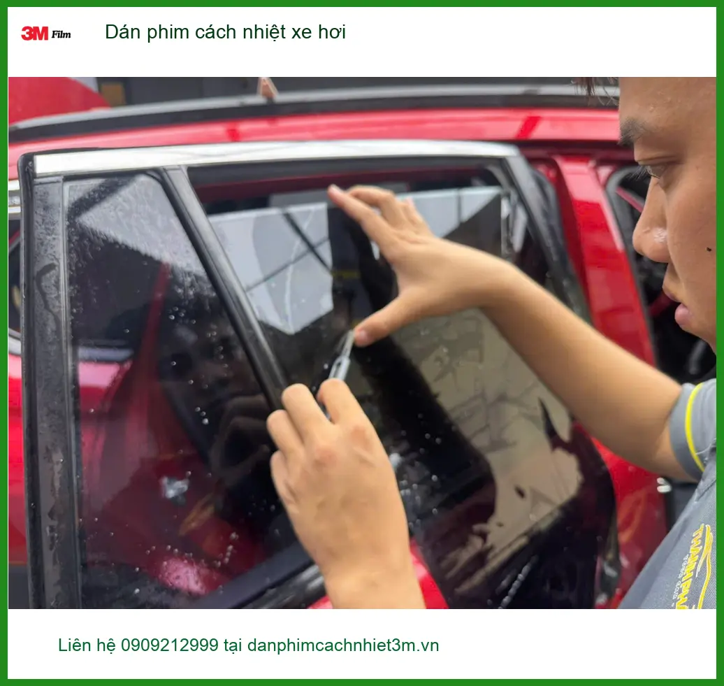 Chị Thảo dán phim cách nhiệt xe hơi Hyundai Accent trước mùa nắng nóng ở Quận 7 ảnh thực tế 2