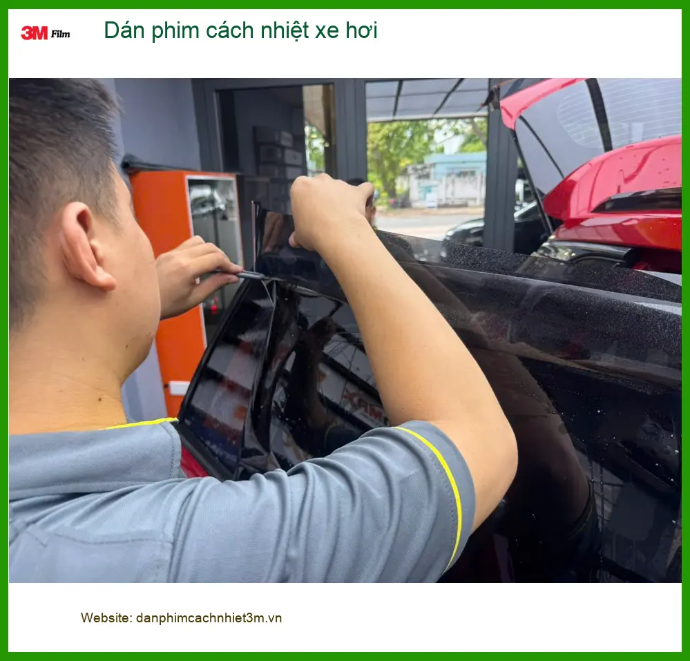 Chị Thảo dán phim cách nhiệt xe hơi Hyundai Accent trước mùa nắng nóng ở Quận 7 ảnh thực tế 4