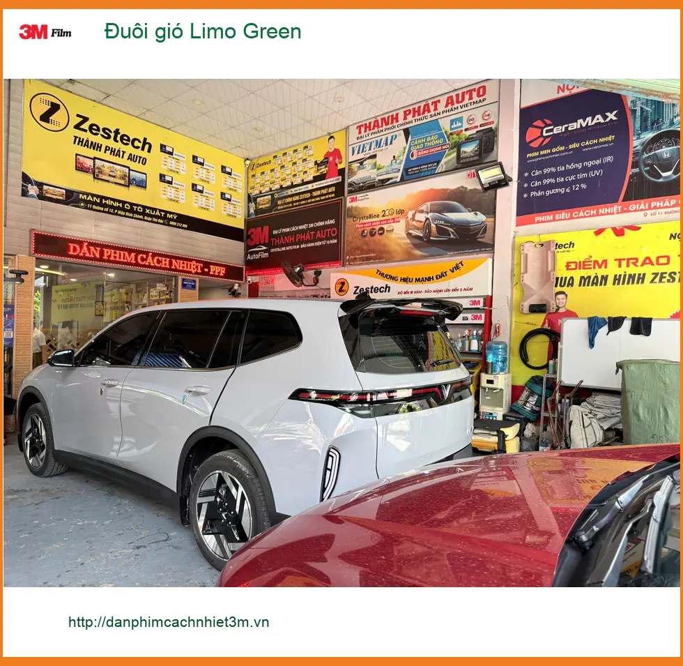 Anh Dũng lắp Đuôi gió Limo Green cho Hyundai Accent tại Phú Nhuận để xe cá tính