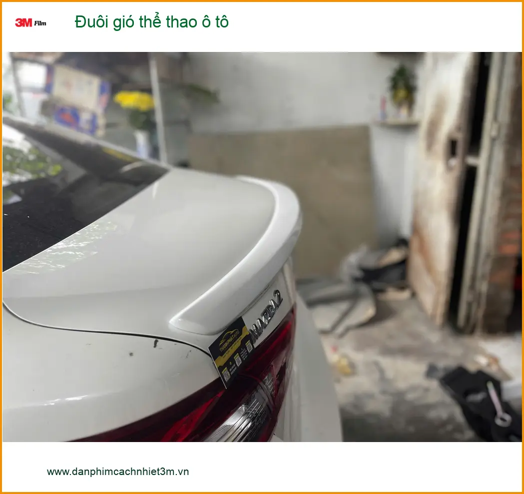 Anh Quang lắp đuôi gió thể thao cho Kia Carnival ở Quận 9 ảnh thực tế 3
