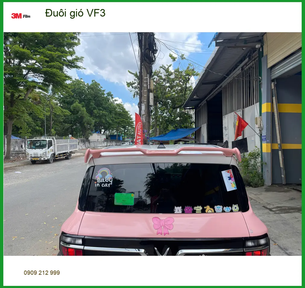 Chú Minh lắp đuôi gió VinFast VF3 tại Quận 3 để xe trông mạnh mẽ hơn
