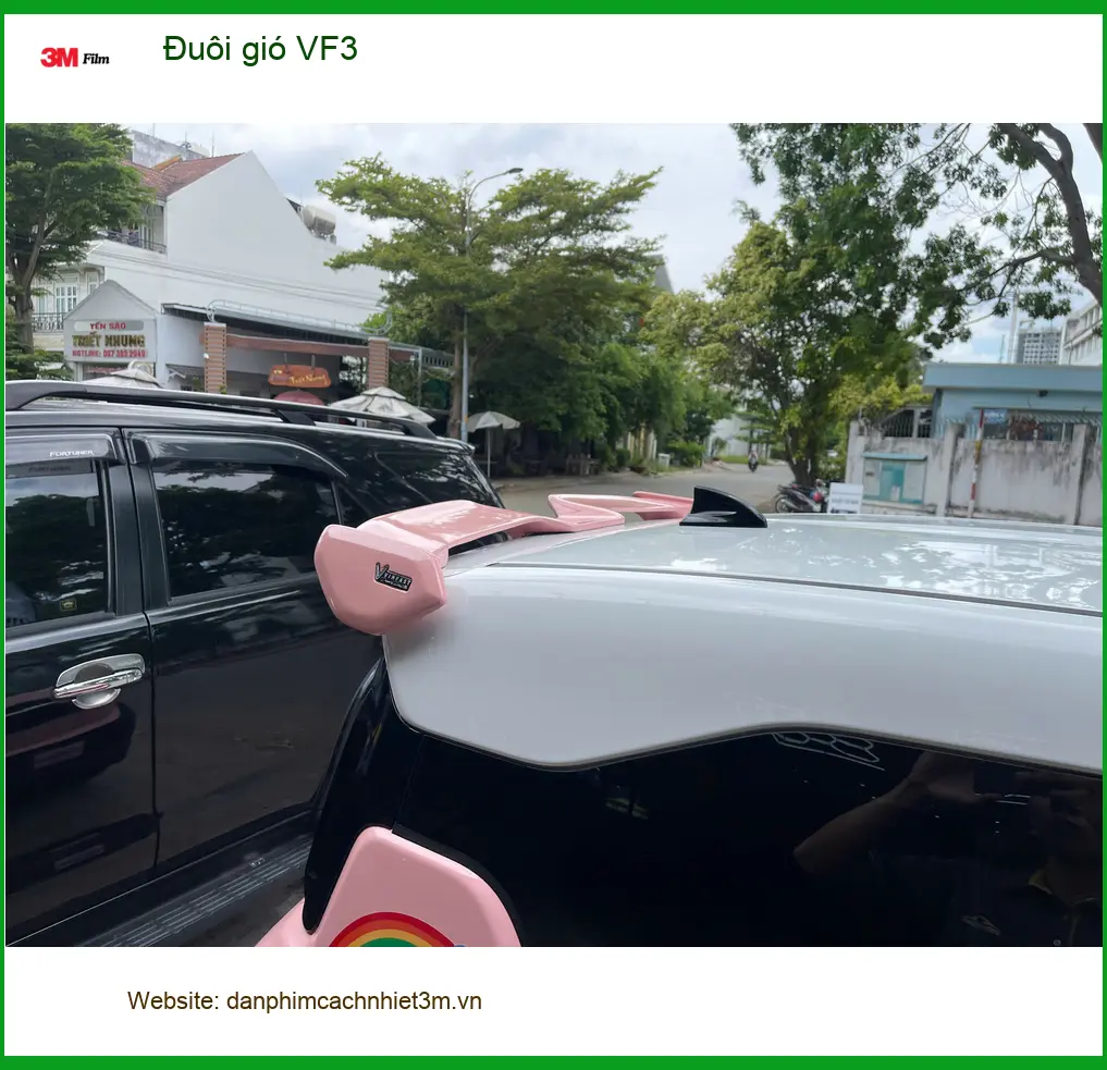 Chú Minh lắp đuôi gió VinFast VF3 tại Quận 3 để xe trông mạnh mẽ hơn ảnh thực tế 2