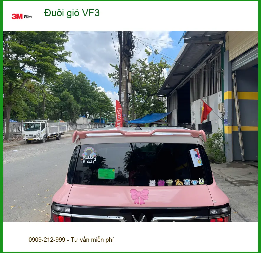 Anh Đông lắp đuôi gió VinFast VF3 tại Hóc Môn để tăng tính khí động học cho xe