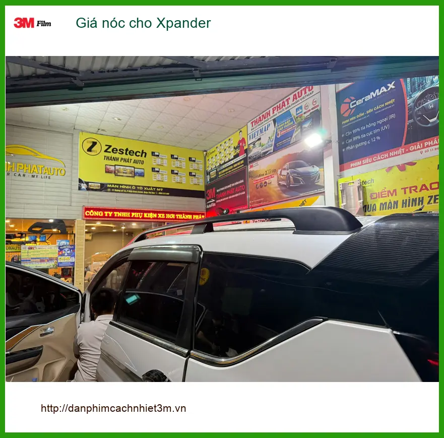 Chú Nhật lắp giá nóc cho Xpander tại Quận 10 vì cần chỗ chứa đồ cho chuyến đi dài