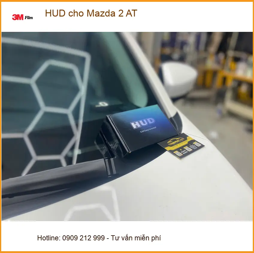 Anh Cường lắp HUD cho Mazda 2 AT tại Quận 2 để hiển thị thông tin rõ ràng hơn