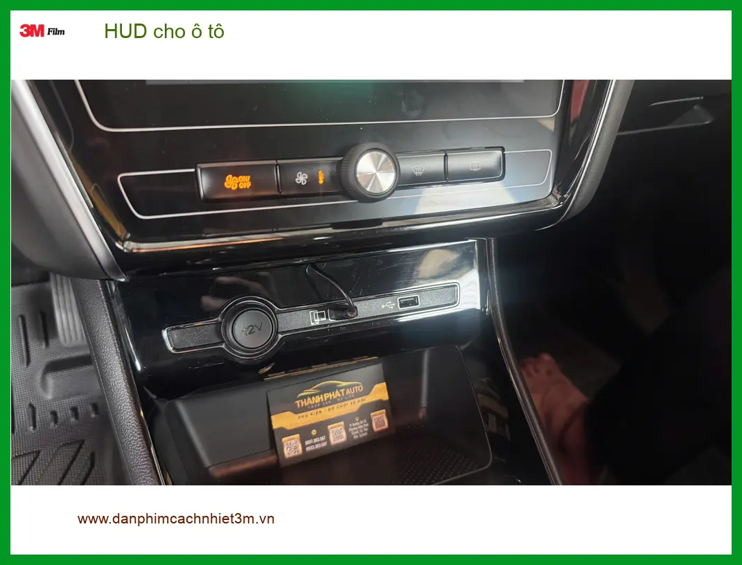 Chị Hằng lắp HUD cho ô tô Mazda 3 tại Quận 3 để theo dõi tốc độ an toàn hơn ảnh thực tế 2