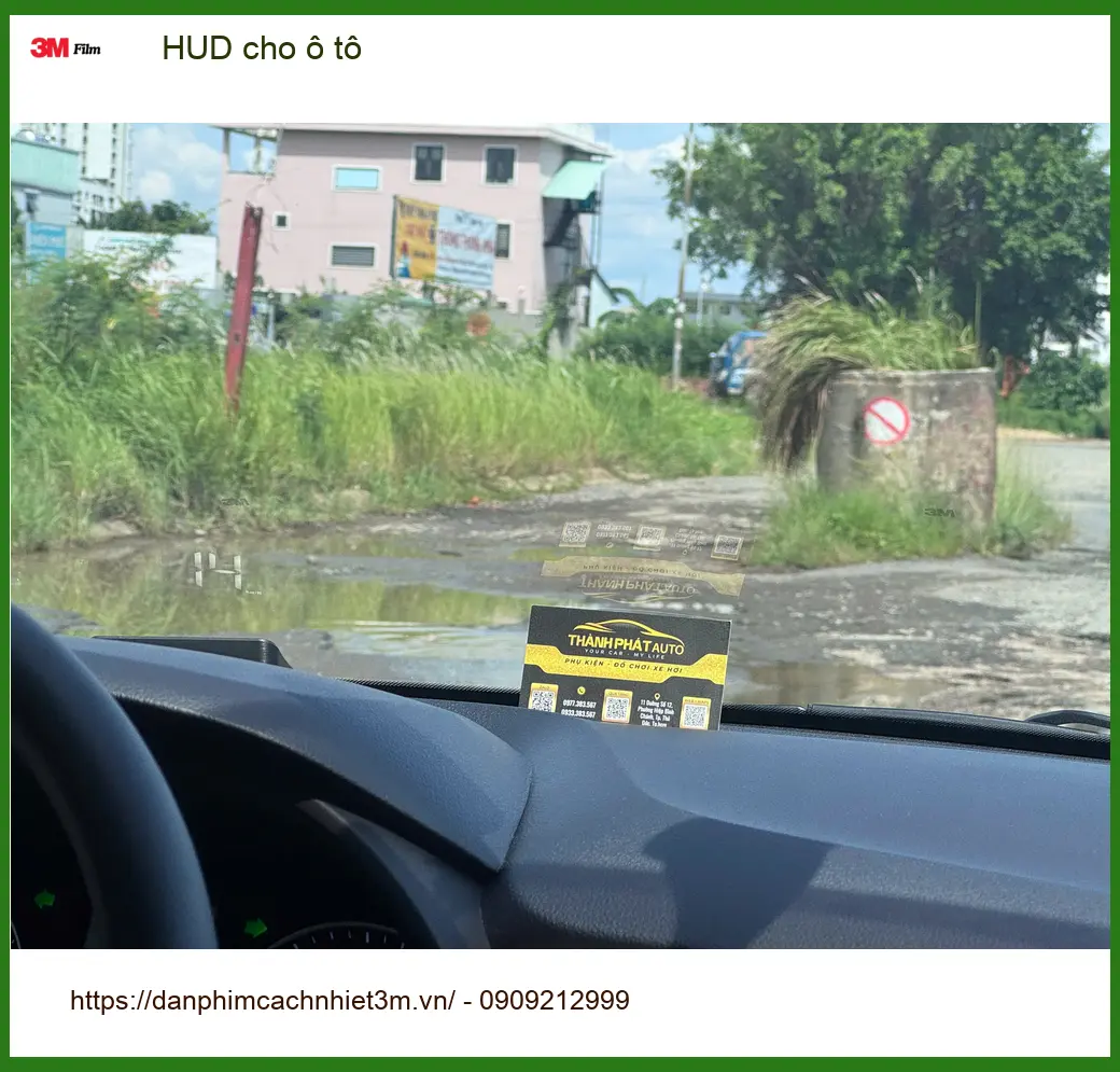 Chị Hằng lắp HUD cho ô tô Mazda 3 tại Quận 3 để theo dõi tốc độ an toàn hơn ảnh thực tế 3