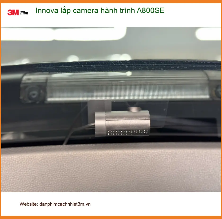 Anh Quang lắp camera hành trình A800SE cho Innova ở Quận 7 ảnh thực tế 4