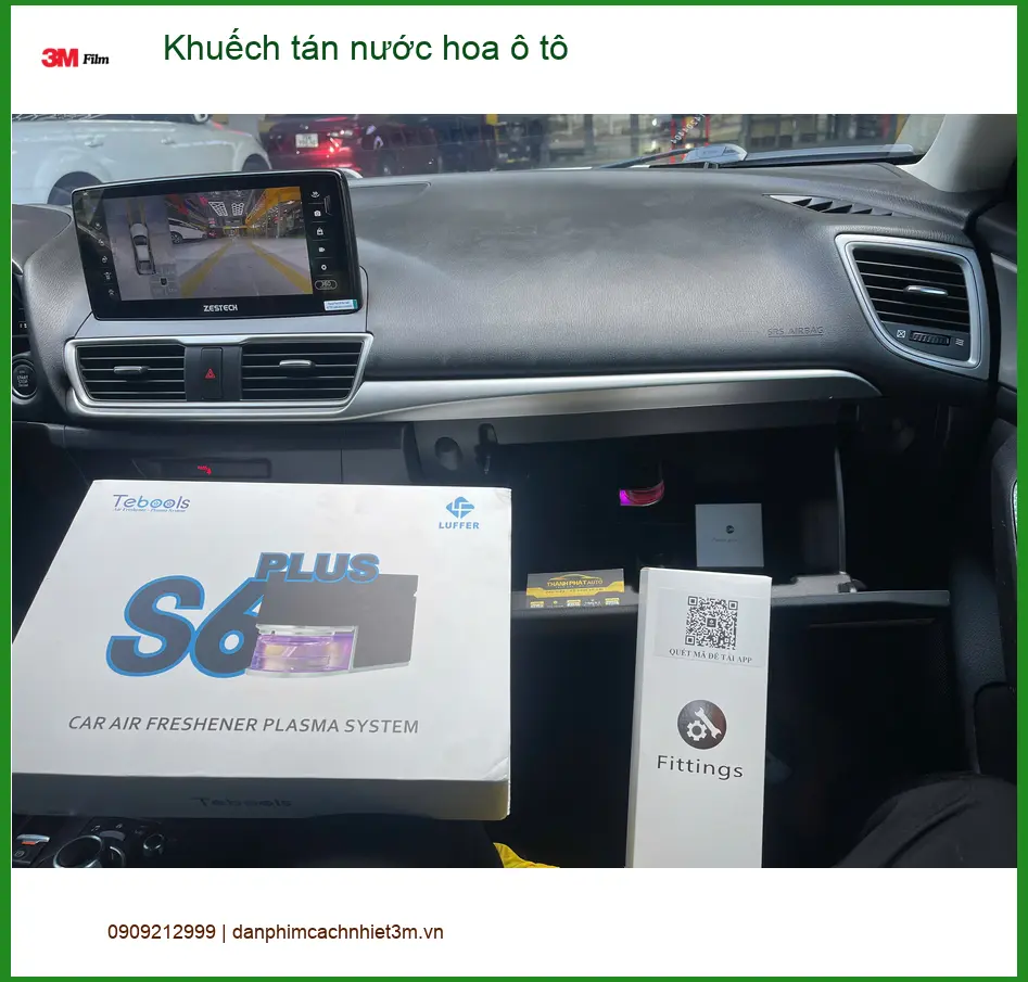 Anh Việt lắp khuếch tán nước hoa ô tô Honda HR-V tại Quận 10 để xe luôn thơm mát ảnh thực tế 4