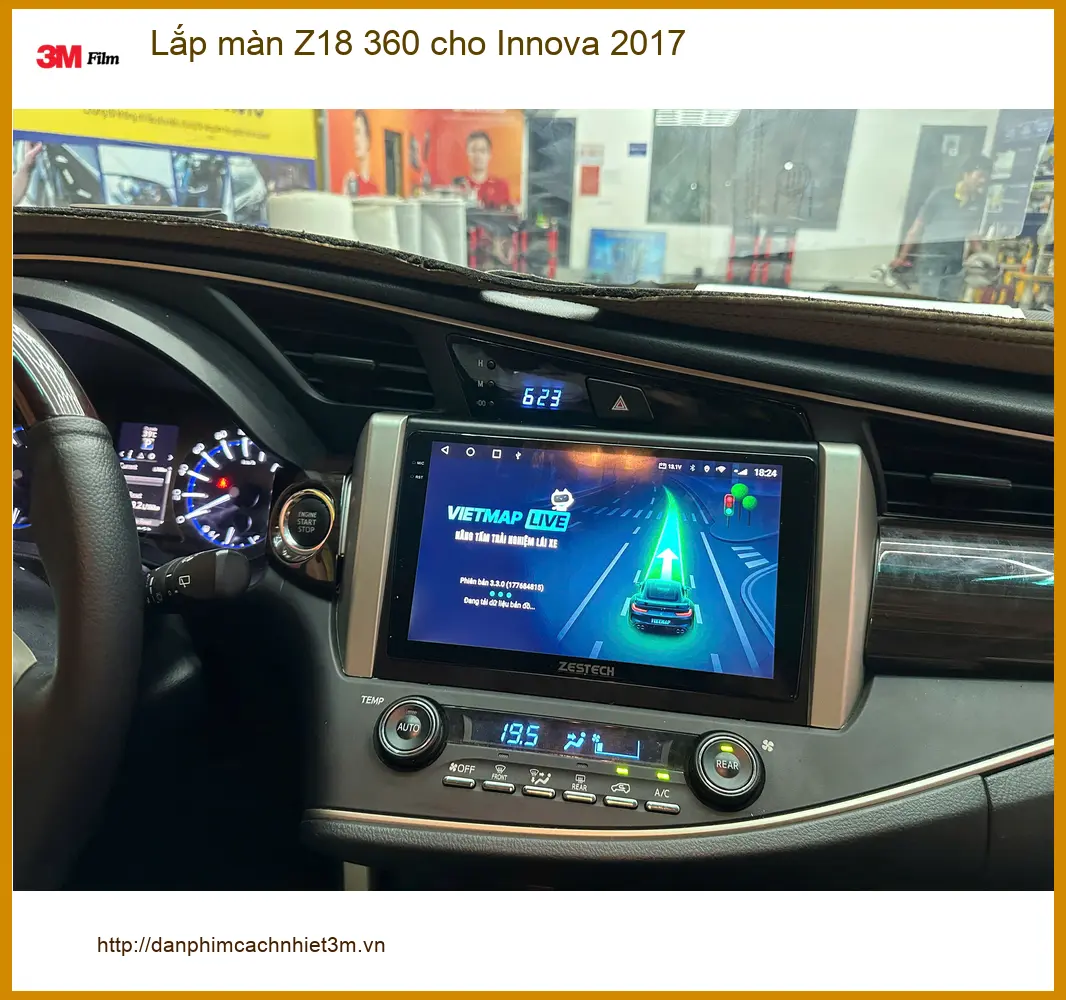 Anh Đình lắp màn Z18 360 cho Innova 2017 tại Quận 10 để lái xe an toàn hơn ảnh thực tế 2