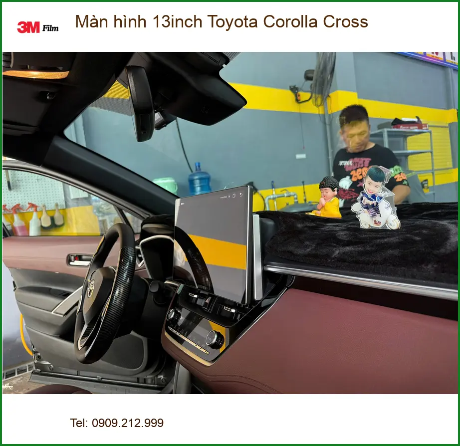 Anh Tấn nâng cấp màn hình 13inch Toyota Corolla Cross tại Quận Tân Phú để trải nghiệm mới mẻ
