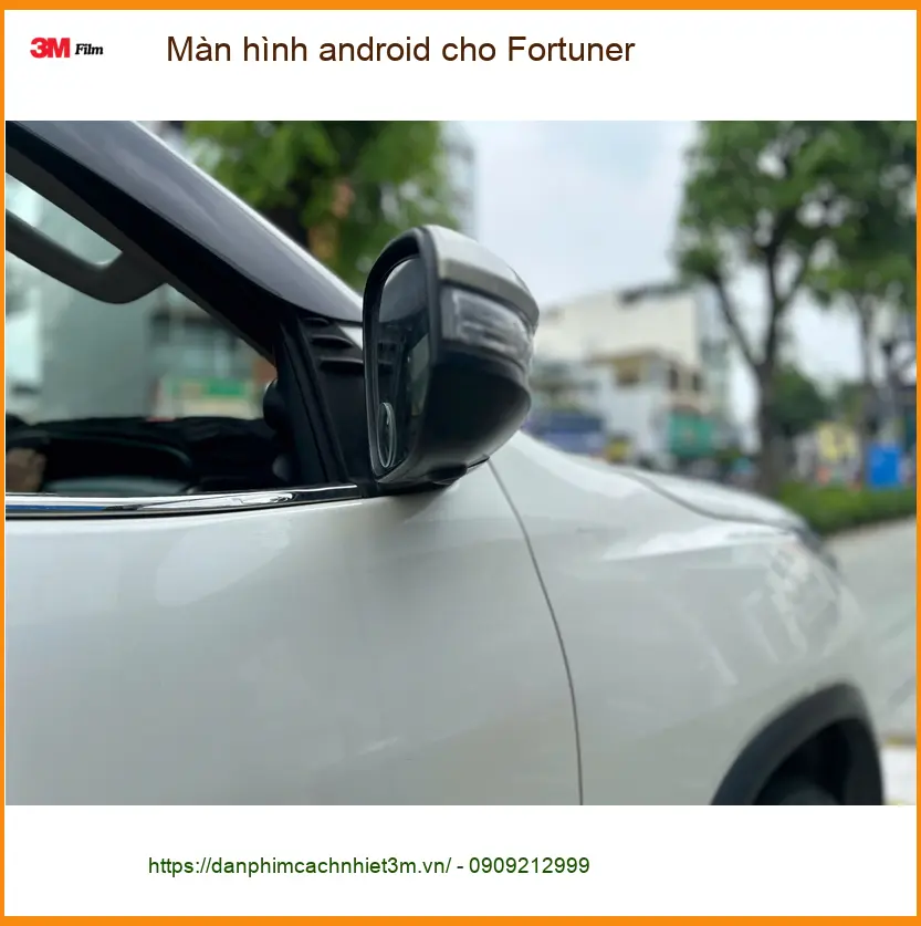 Anh Tùng lắp màn hình Android cho Fortuner ở Quận 2 để trải nghiệm giải trí đỉnh cao