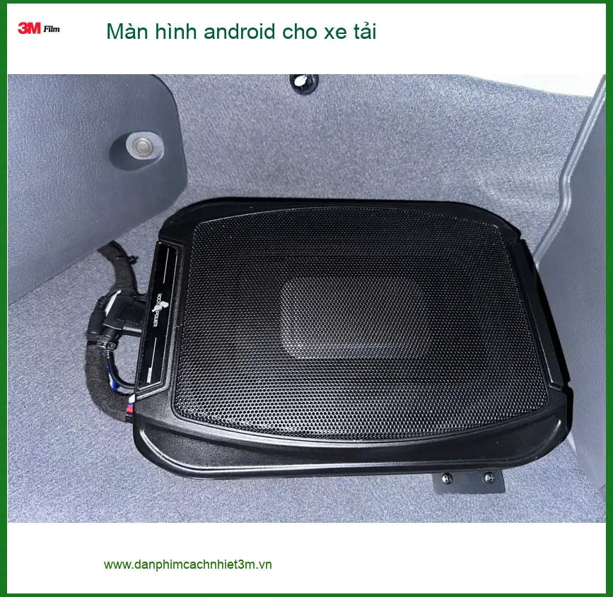 Chú Quang lắp màn hình Android cho xe tải tại Quận 7 để tối ưu công việc