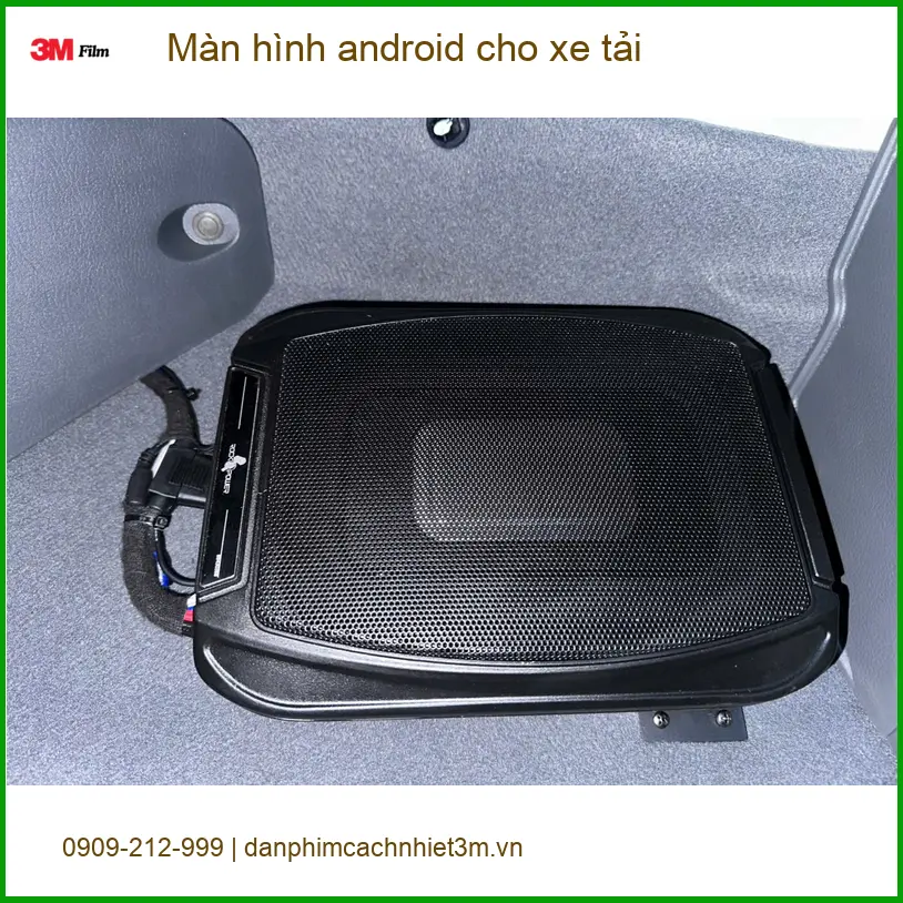 Bác Tấn lắp màn hình Android cho xe tải Hino 300 Series tại Quận Phú Nhuận để tiện đường đi ảnh thực tế 4