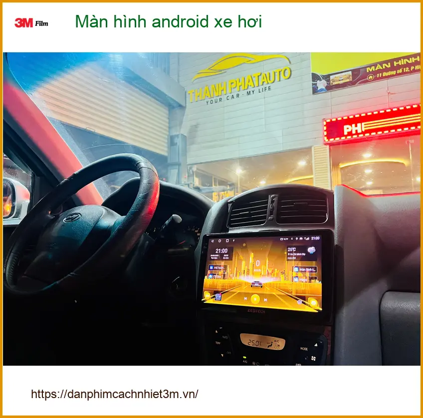 Chị Thảo lắp màn hình Android xe cho Mazda 3 ở Hóc Môn xem YouTube tiện lợi