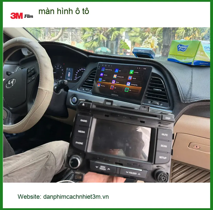 Chị Thảo lắp màn hình ô tô Hyundai Accent tại Quận 6 tiện dẫn đường