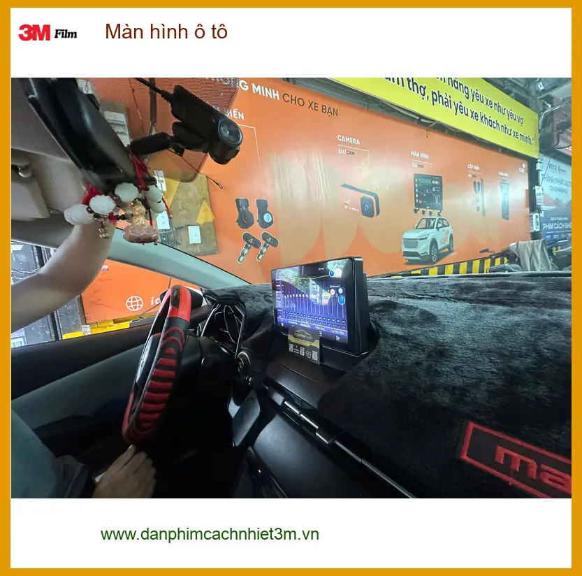 Anh Tùng lắp Màn hình ô tô cho Kia Carnival tại Quận Hóc Môn vì cần nhiều tiện ích ảnh thực tế 3