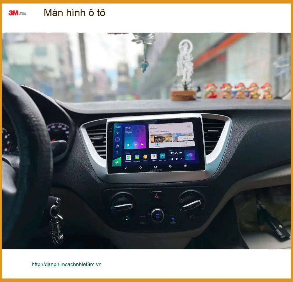Chú Minh lắp Màn hình ô tô Hyundai i10 tại Quận 12 cho bé giải trí