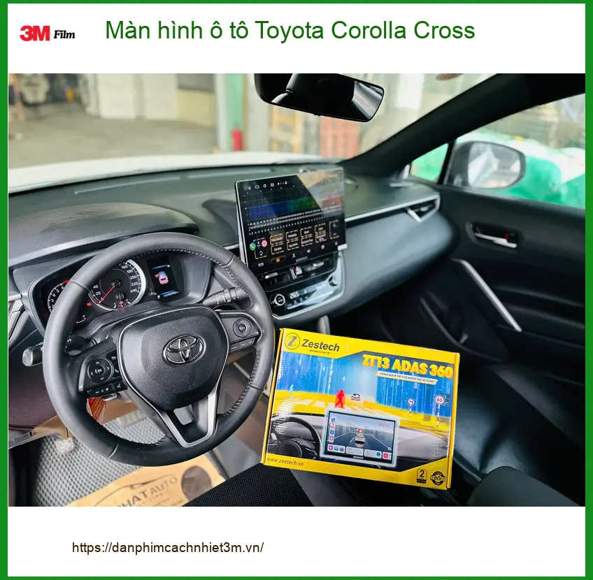 Anh Lộc nâng cấp màn hình ô tô Toyota Corolla Cross tại Quận 4 vì màn hình cũ đã lỗi thời