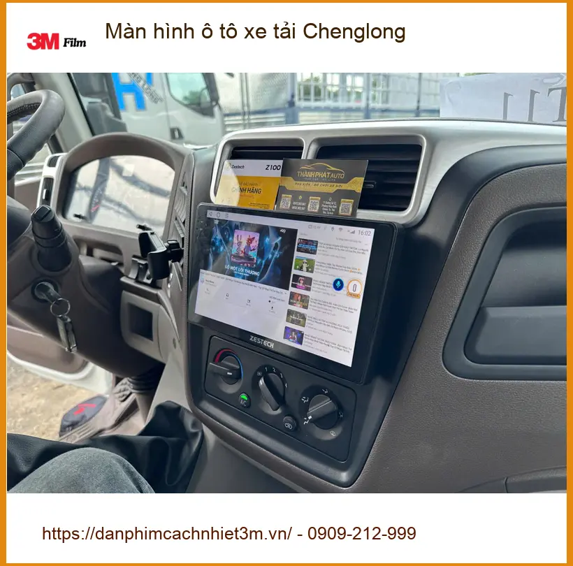 Anh Khải lắp màn hình ô tô xe tải Chenglong tại Phú Nhuận để dễ quan sát ảnh thực tế 2