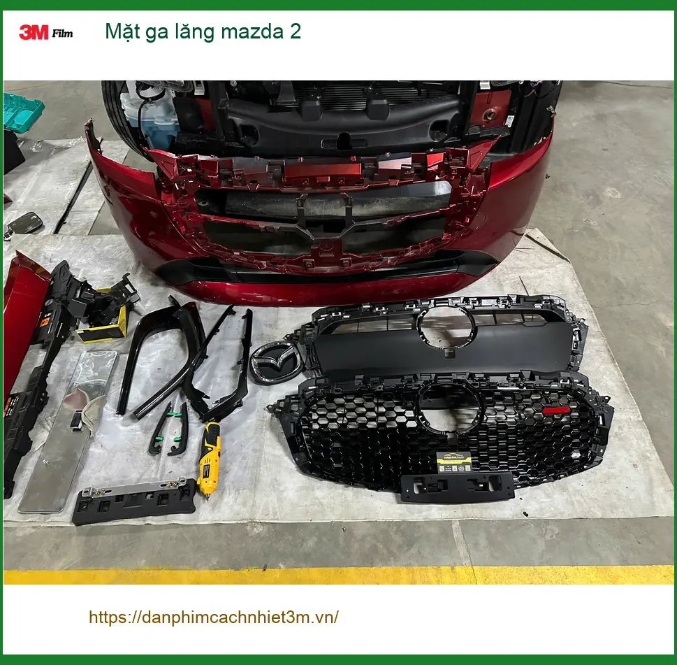 Anh Minh nâng cấp Mặt ga lăng Mazda 2 tại Quận 1 để xe thêm sang trọng ảnh thực tế 2