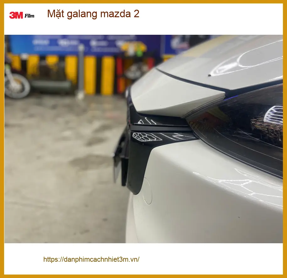Anh Kiên độ mặt galang Mazda 2 tại Quận 1 để làm mới diện mạo xe ảnh thực tế 5