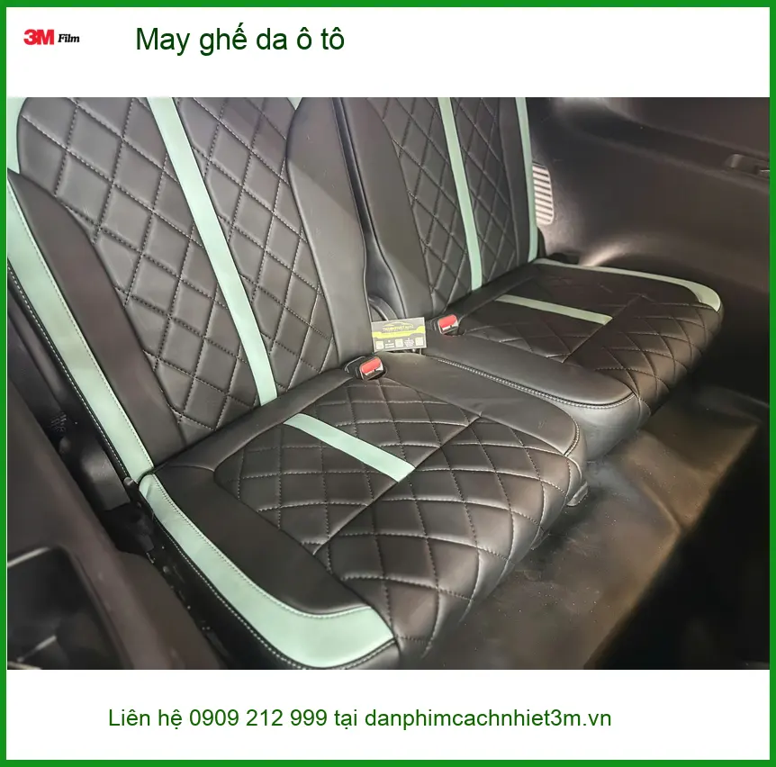 Chị Lâm may ghế da ô tô Ford Everest tại Quận 10 để nâng tầm không gian nội thất