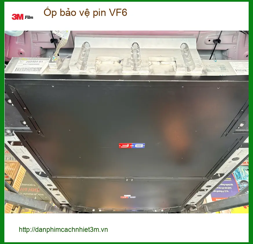 Anh Minh lắp ốp bảo vệ pin VinFast VF6 tại Quận Tân Phú để chống va đập, tăng tuổi thọ ảnh thực tế 3