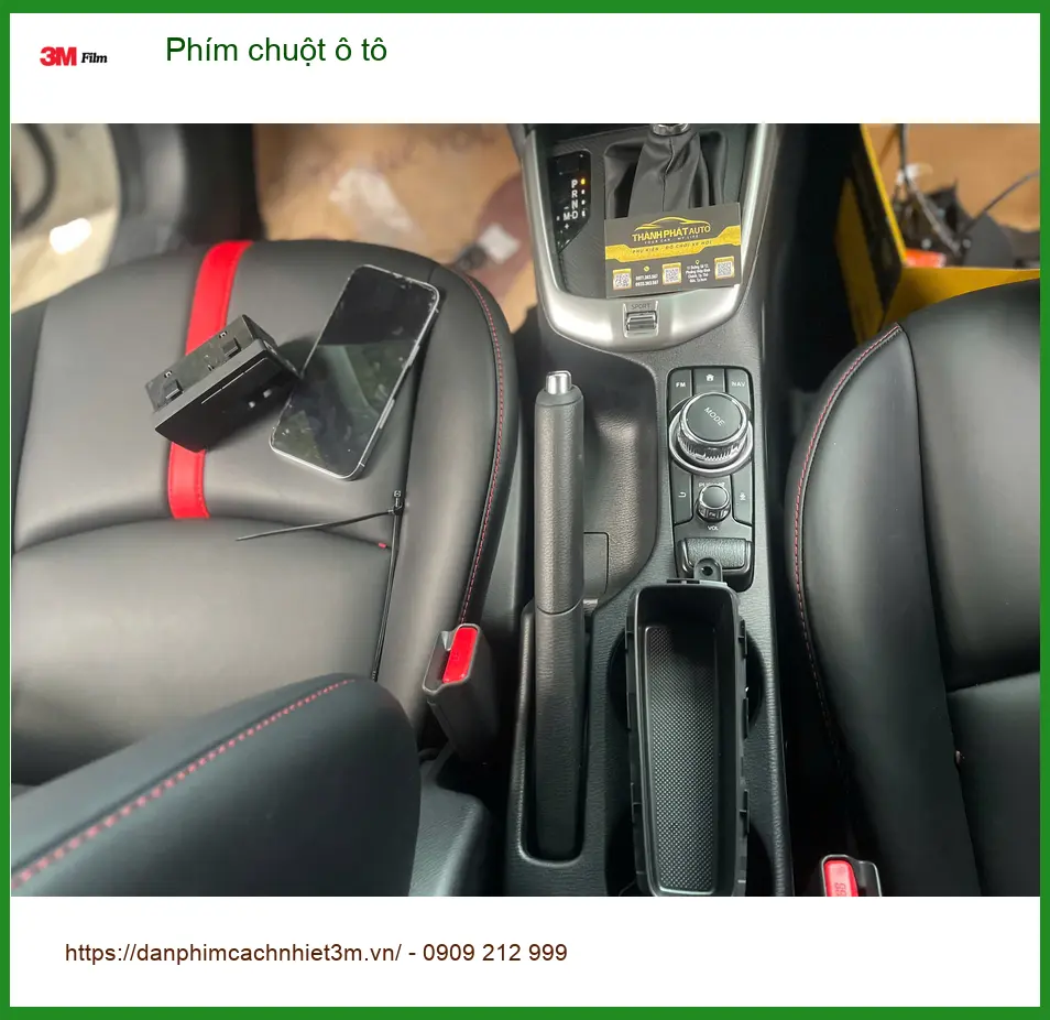 Chú Minh lắp phím chuột ô tô cho Honda CRV tại Quận 3 để thao tác màn hình thuận tiện ảnh thực tế 3
