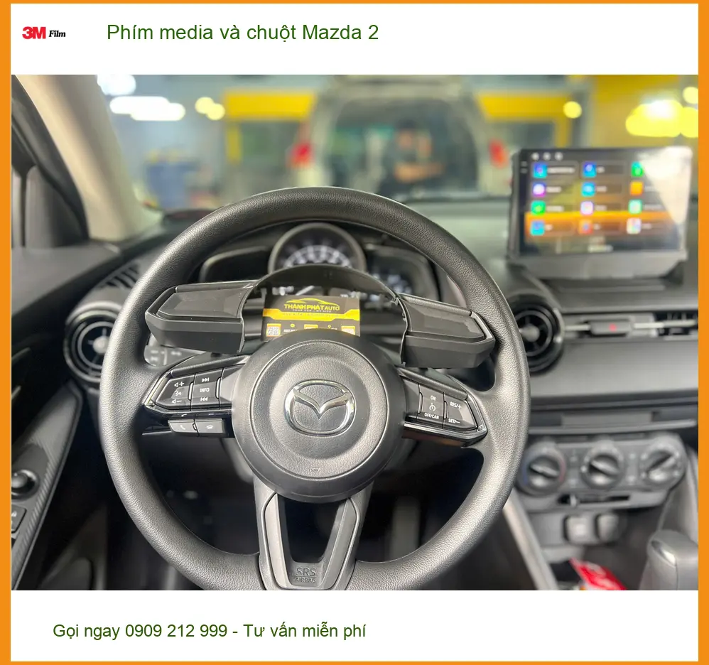 Anh Tùng lắp phím media và chuột Mazda 2 tại Quận 3 để điều khiển tiện lợi hơn