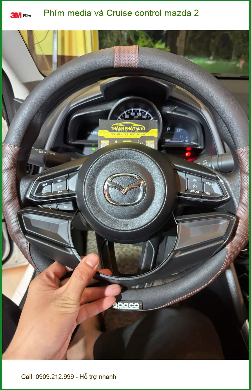Anh Khôi lắp Phím media và Cruise control Mazda 2 ở Quận 6 cho chuyến đi xa