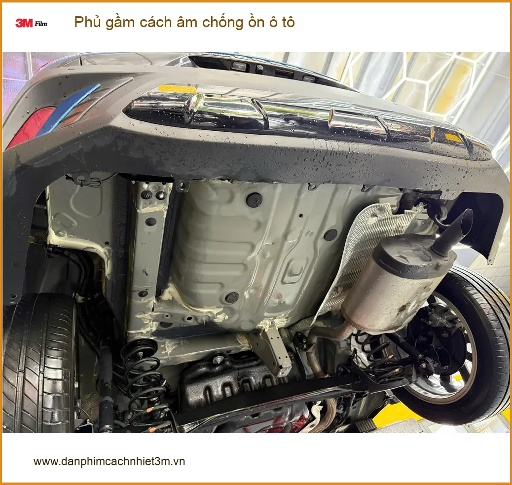 Anh Quân phủ gầm cách âm chống ồn Kia K3 tại Quận 12 để xe đi êm hơn ảnh thực tế 3