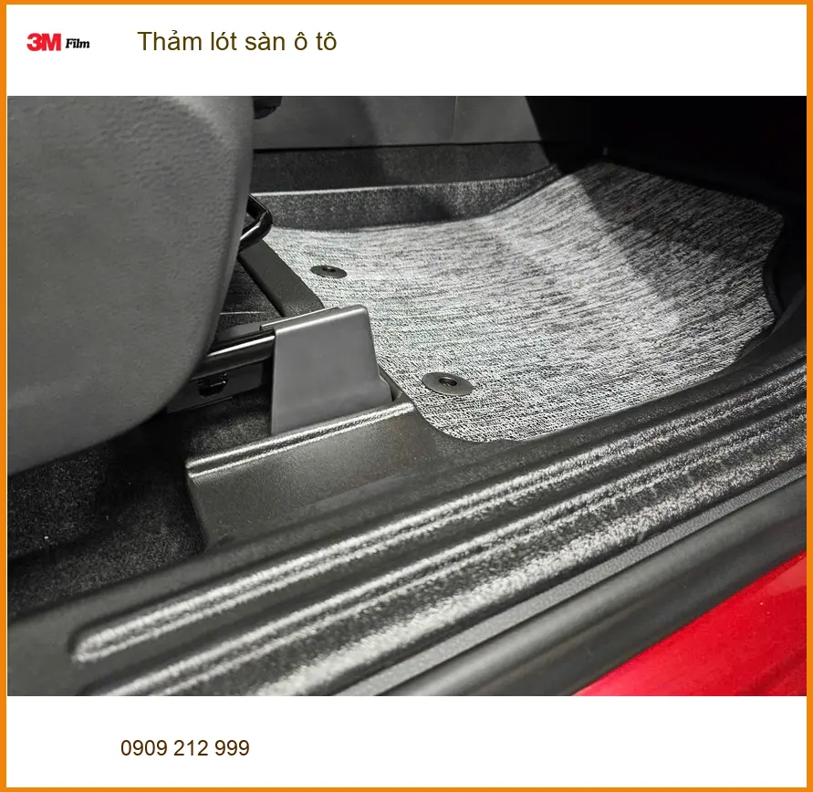 Chị Thảo đặt thảm lót sàn ô tô cho Kia Carnival ở Cần Giờ tiện lợi làm sạch ảnh thực tế 3