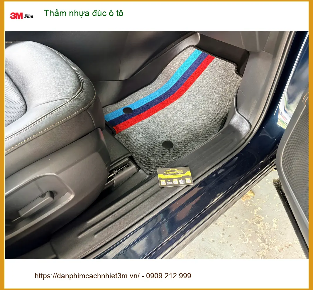 Chị Mỹ Linh thay thảm nhựa đúc ô tô Hyundai SantaFe tại Củ Chi